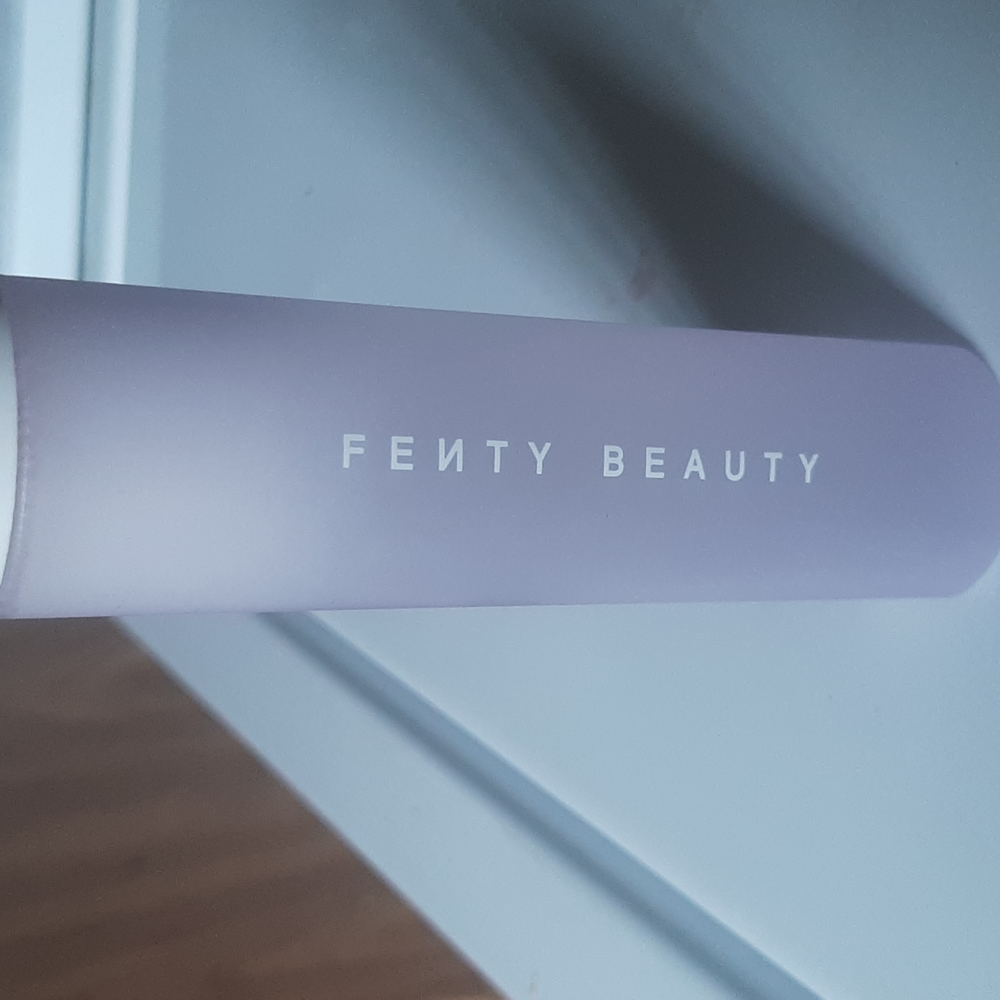 Fenty what it dew makeup refreshing spray